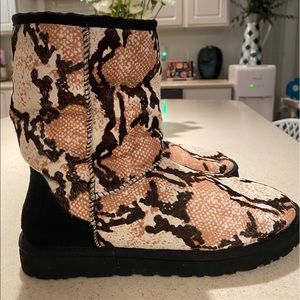 Ugg Short 8 Snake Print Leopard Women’s Black